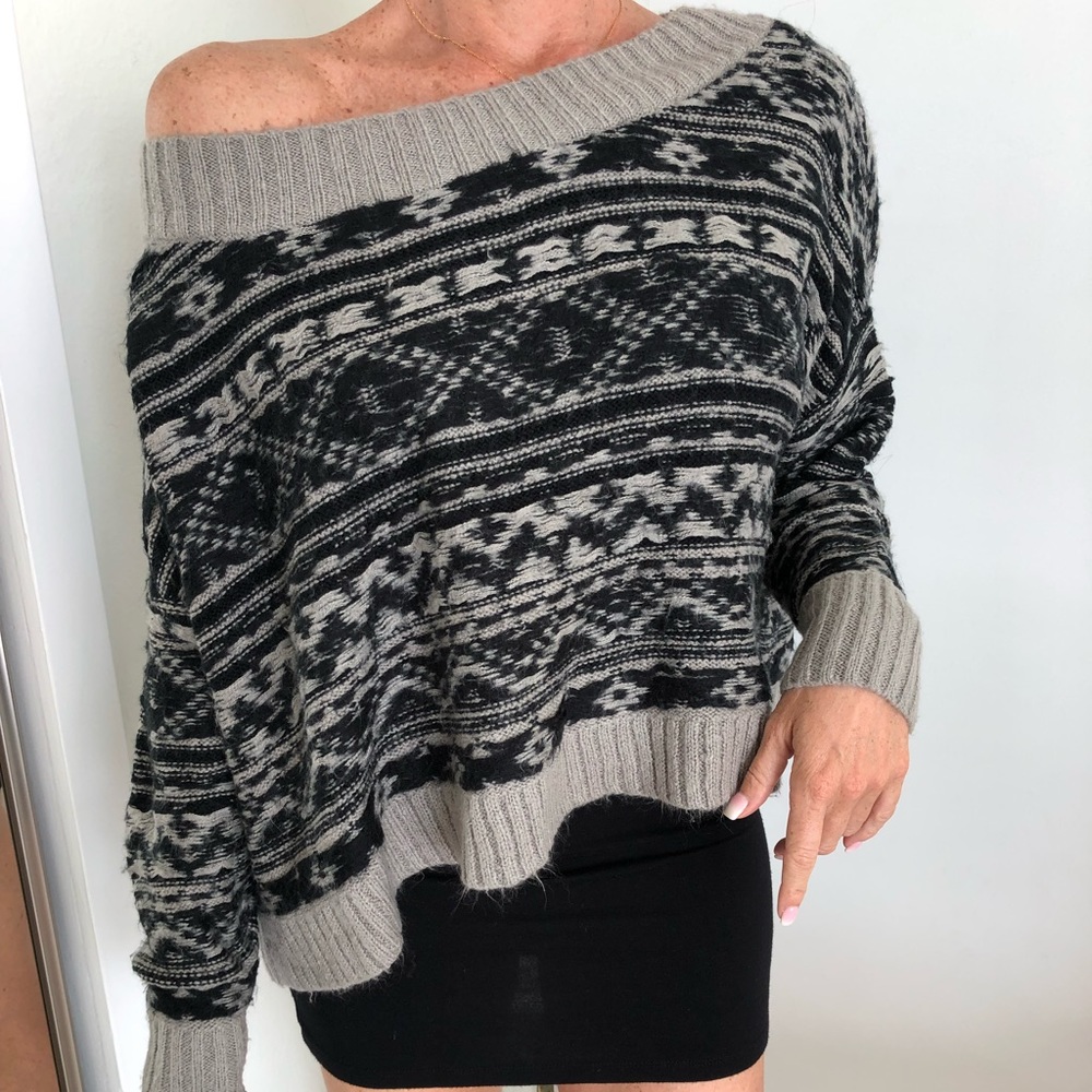 Off the shoulder Trouve sweater